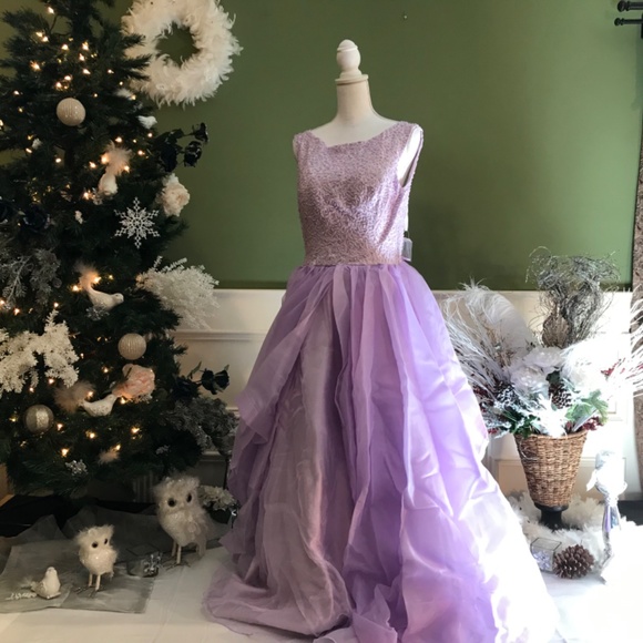 Formal evening Ball Gown dress - Picture 10 of 15